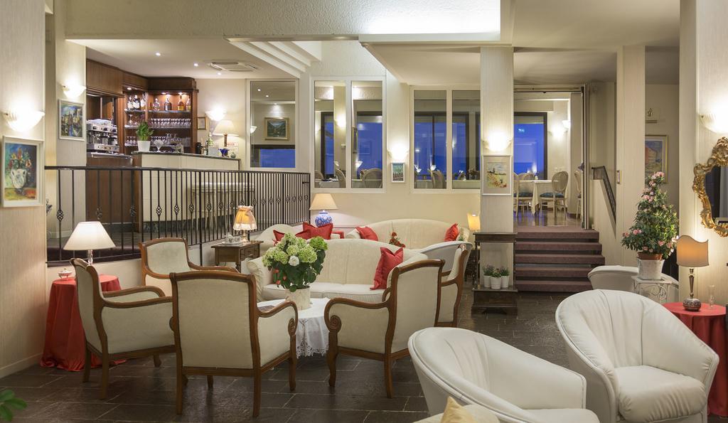 Hotel Admiral - On The Beach リッチョーネ エクステリア 写真